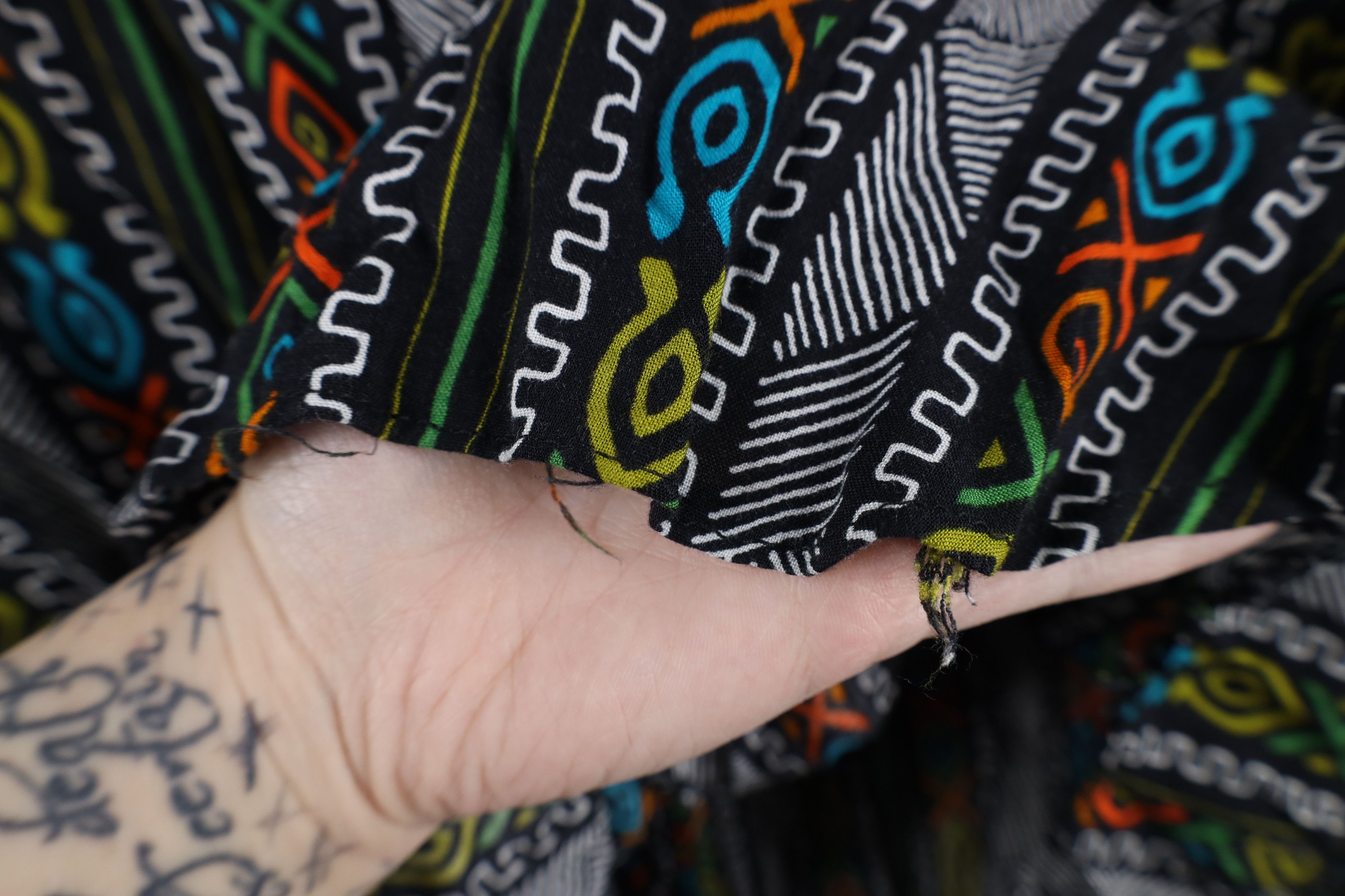 Vintage Vintage 90s Streetwear Geometric Knit Collared Button Shirt Size US S / EU 44-46 / 1 - 10 Thumbnail