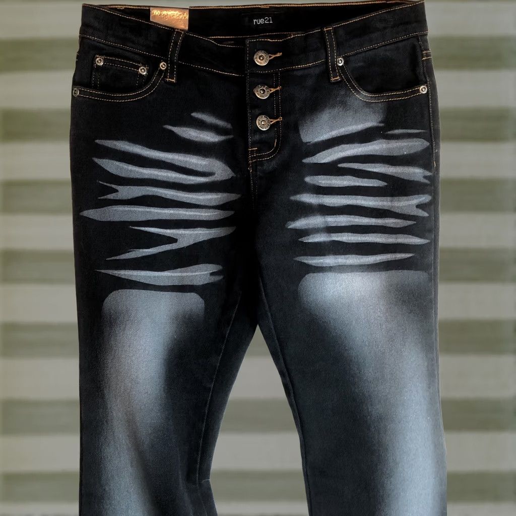 Vintage Rue 21 Jeans 1/2 Black 30”W Mid Rise Button Fly Flare Cuff 2 Tone Nwt 90s Y2K Size 25" / US 0 / IT 36 - 1 Thumbnail
