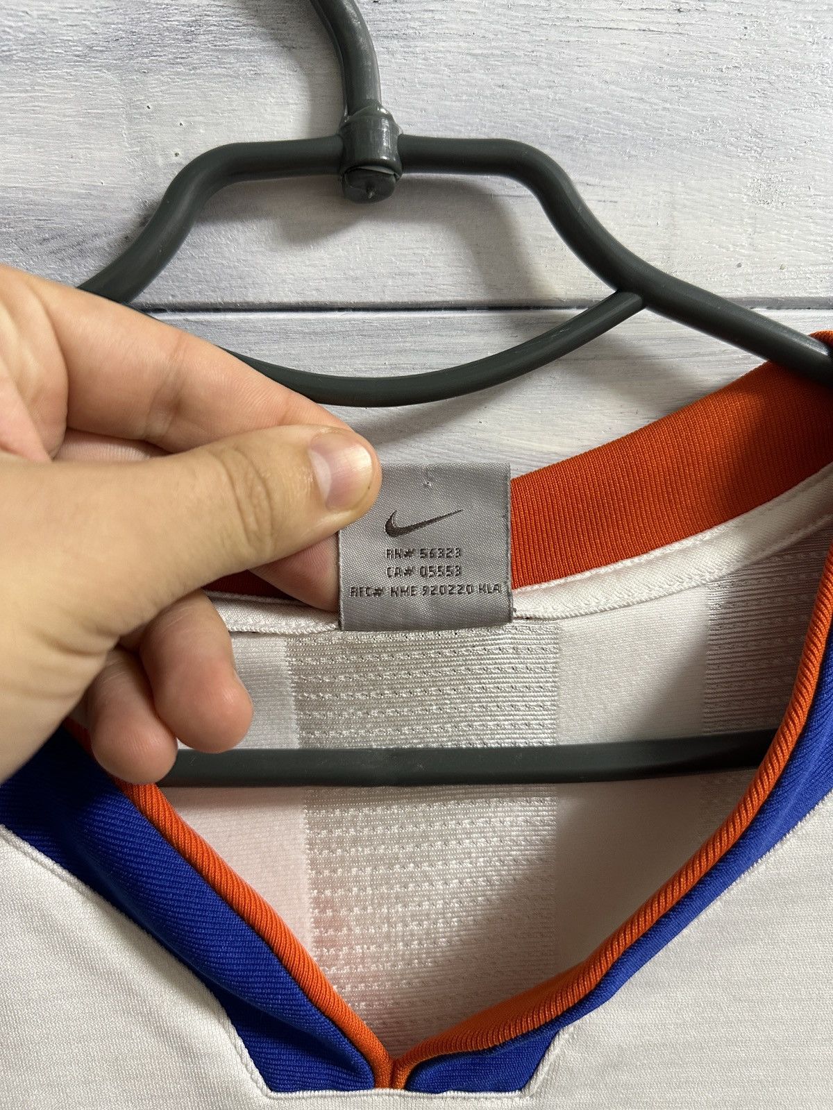 Vintage Rare Vintage Jersey Nike Hoops Centr Swoosh Y2K Basketball Size US L / EU 52-54 / 3 - 10 Thumbnail