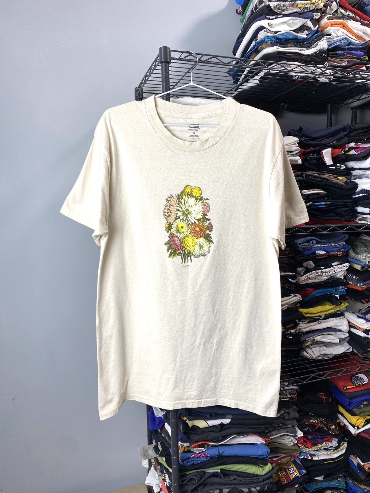 Obey Vintage Obey Flowers Print T Shirt Alien Girl Blind Size US M / EU 48-50 / 2 - 1 Thumbnail