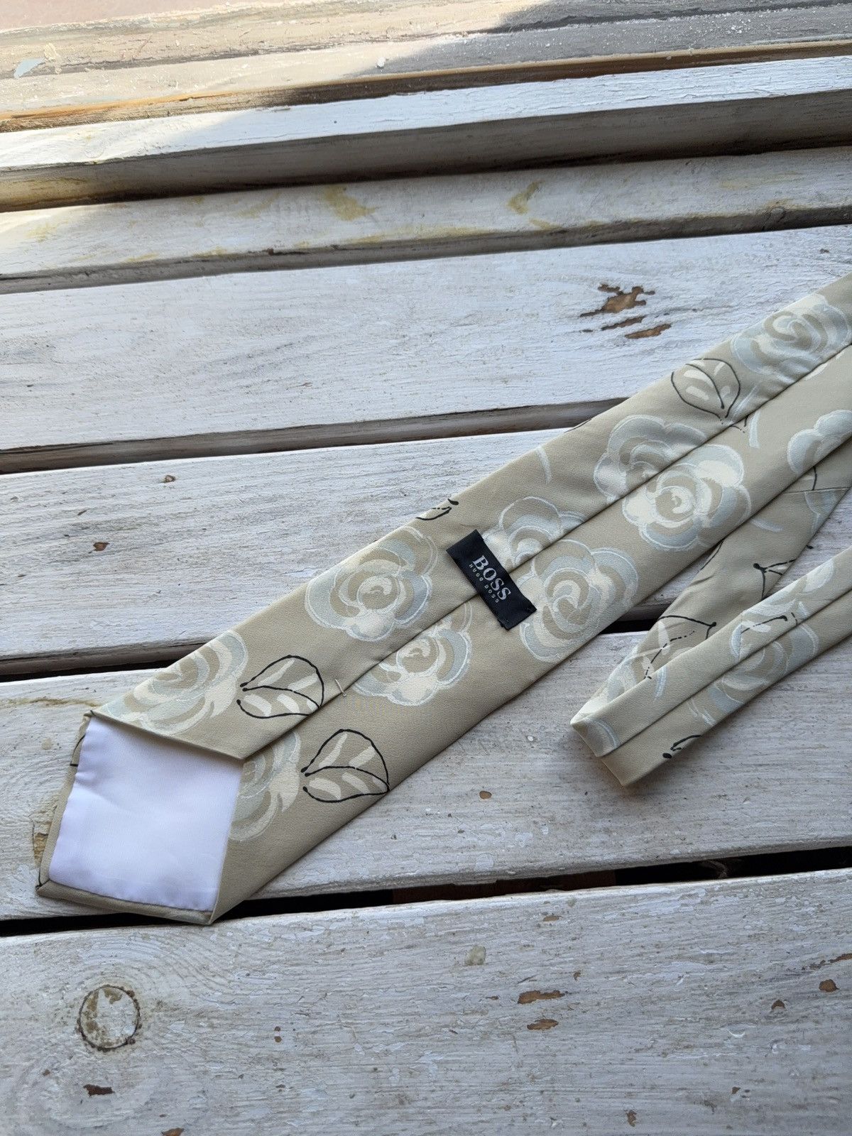 Hugo Boss Vintage BOSS Silk Tie Floral Beige Made in Italy Size ONE SIZE - 5 Thumbnail