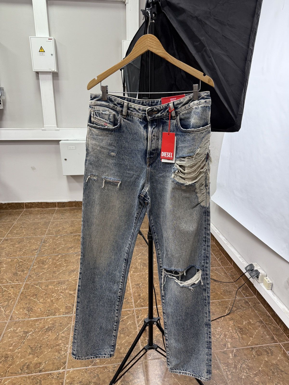 Diesel 🇺🇸❗️NEW Diesel 1955 D-Rekiv 09E10 Distressed Jeans W32/L32 Size US 32 / EU 48 - 1 Thumbnail