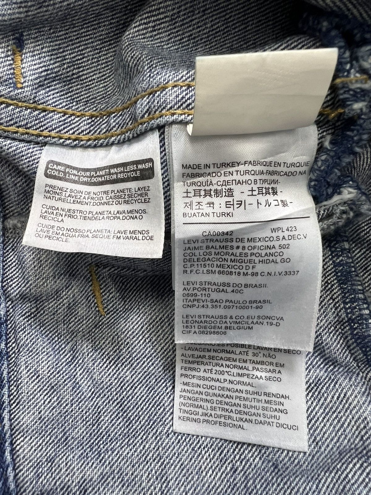 Levi's × Vetements Vetements - Levi’s - S/S 17 - Reworked Cropped Denim Jacket Size S / US 4 / IT 40 - 18 Thumbnail
