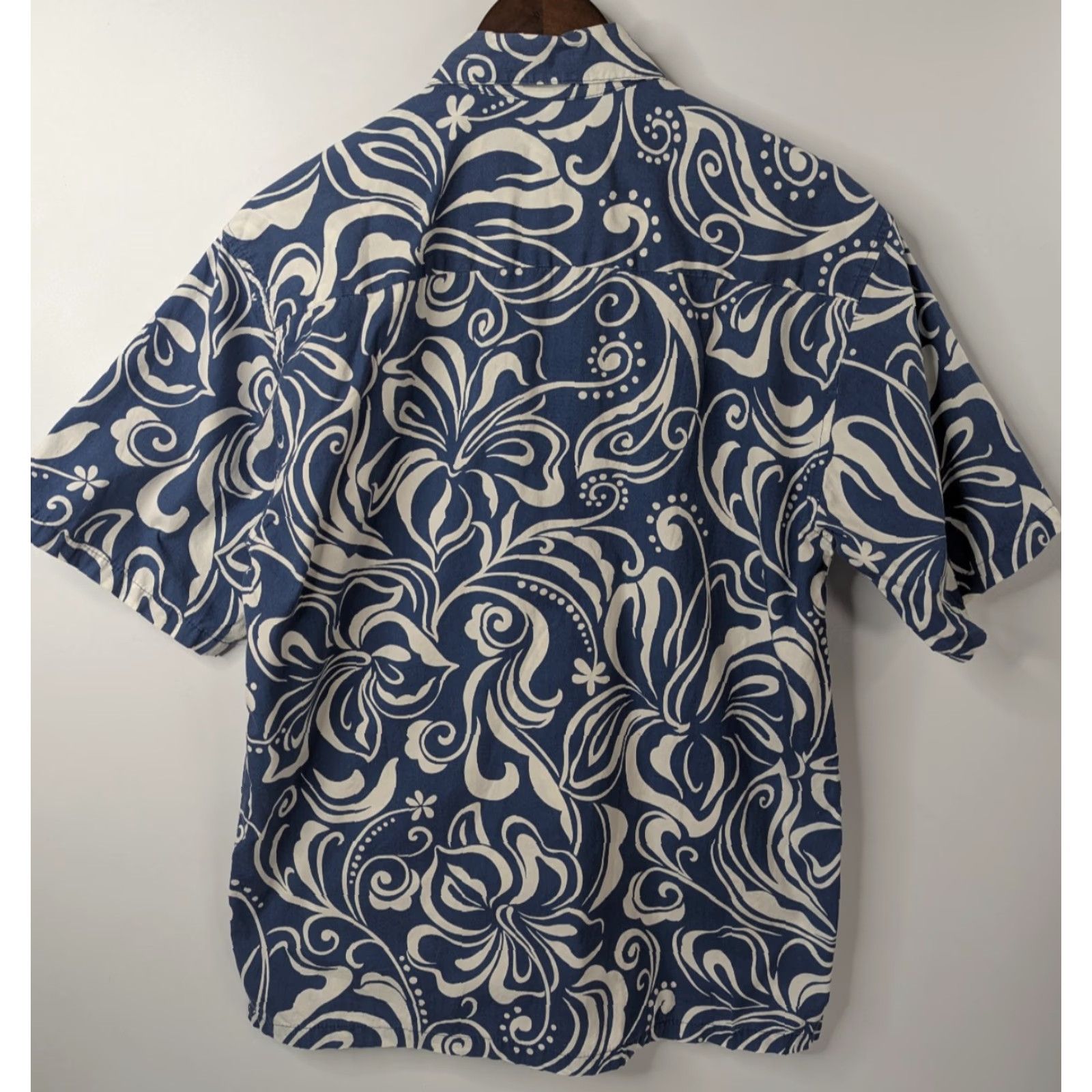 RIXO VINTAGE RIX Shirt Small Blue Floral 100% Cotton Made in Hawaii Tropical Mens Button-Up Short Sleeve Hawaiian Size US S / EU 44-46 / 1 - 3 Thumbnail