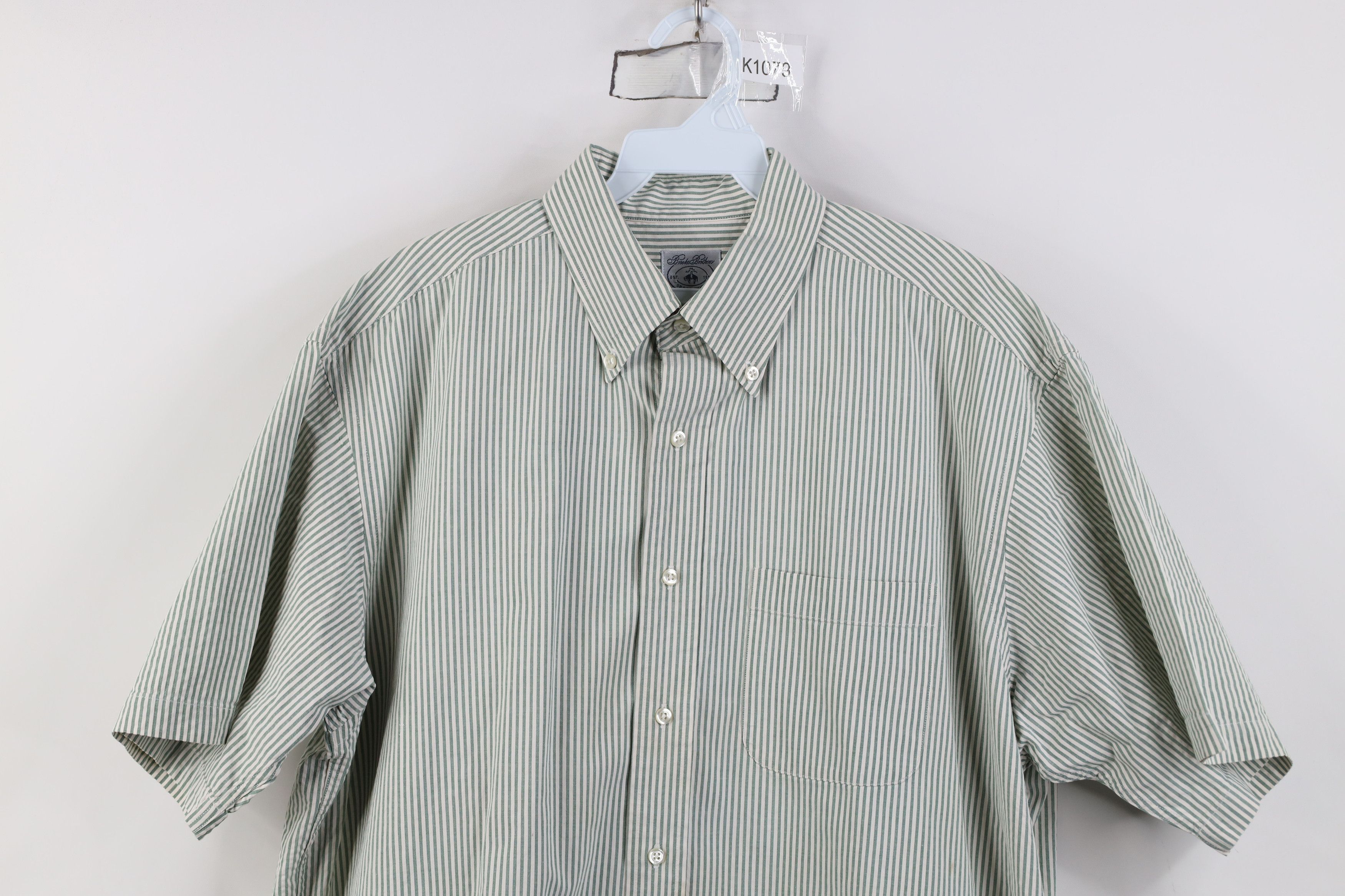 Brooks Brothers Vintage 90s Brooks Brothers Short Sleeve Button Down Shirt Size US L / EU 52-54 / 3 - 2 Thumbnail