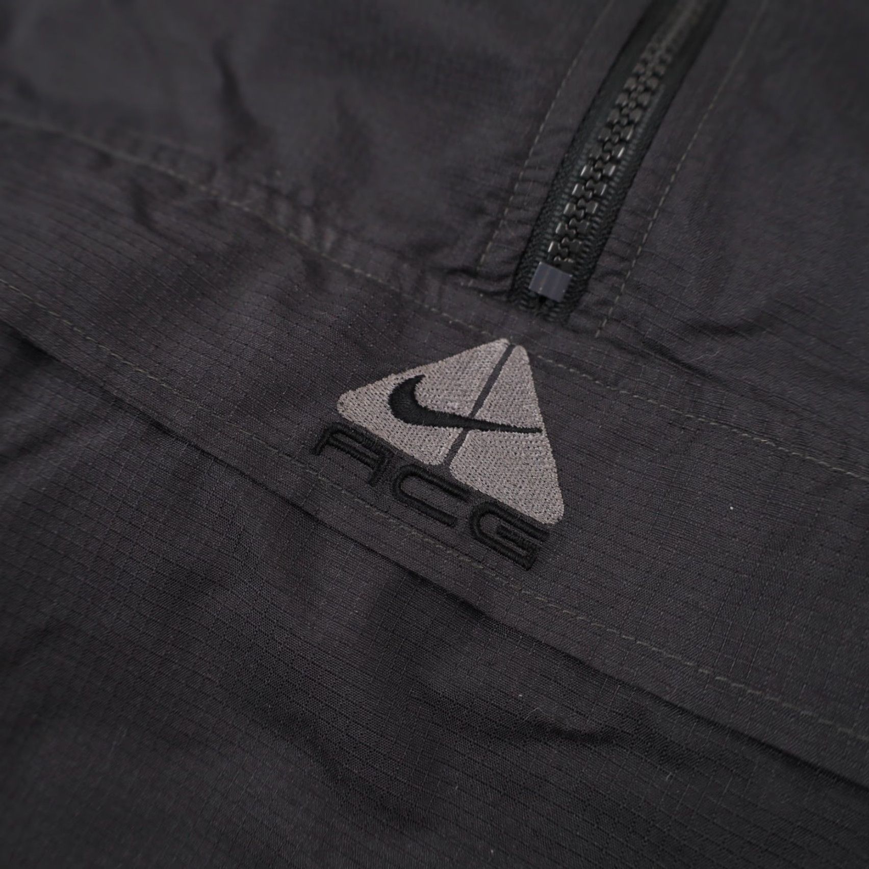 Nike ACG VINTAGE Nike ACG Layer 3 Packable Windbreaker Jacket Black Mens Large Windbreaker Jacket Size US L / EU 52-54 / 3 - 4 Thumbnail
