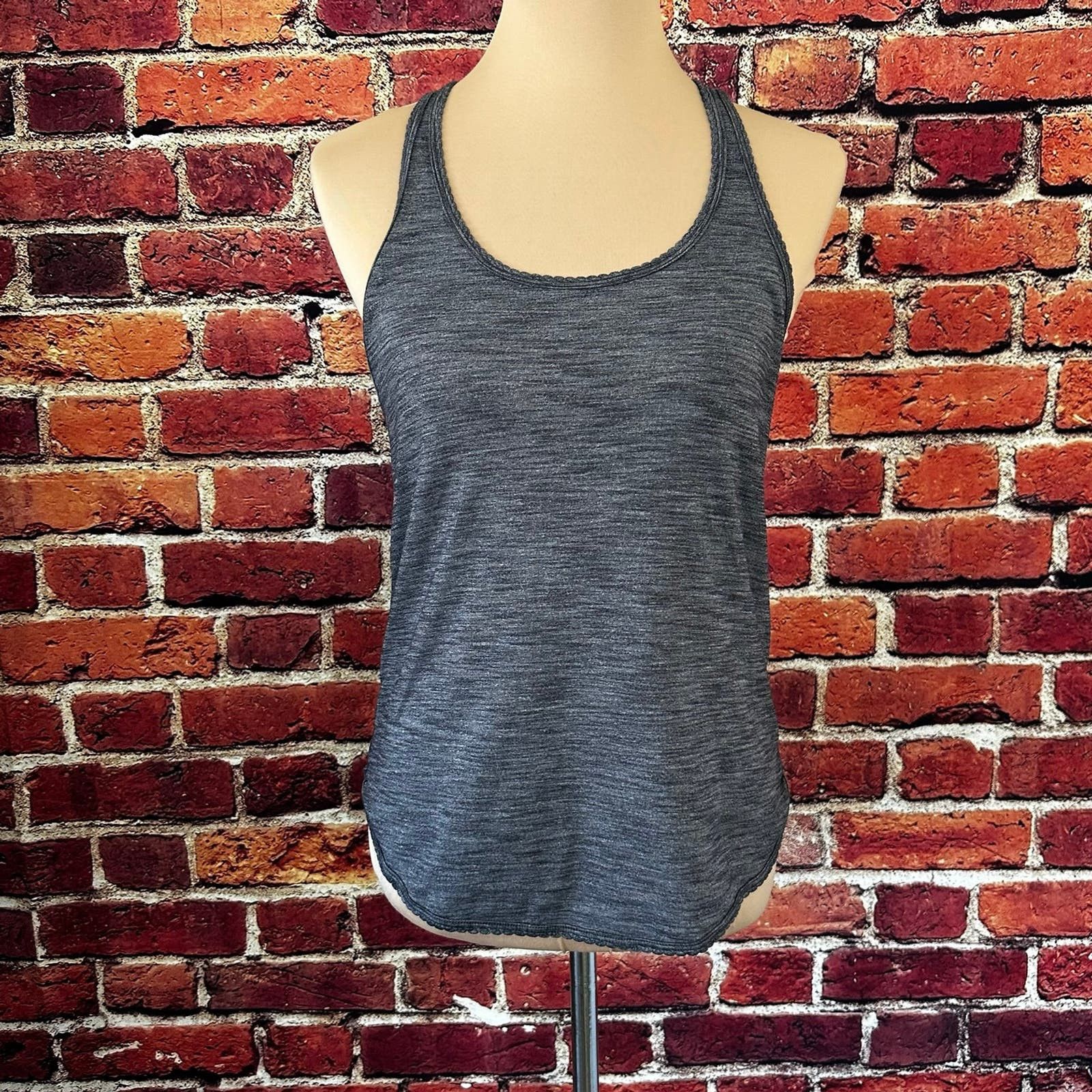 Lululemon Lululemon Tank Top Size M / US 6-8 / IT 42-44 - 1 Thumbnail