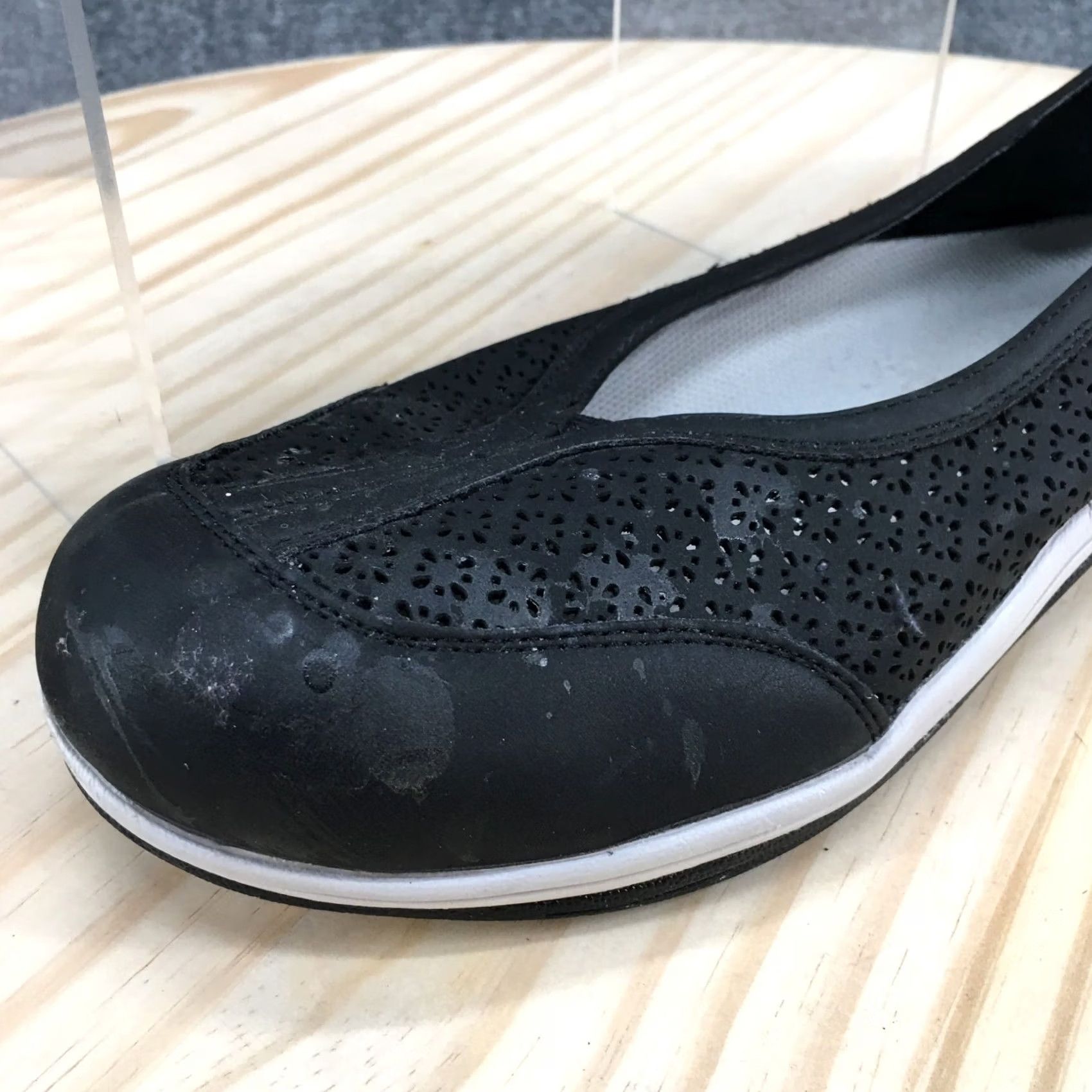 Vintage Easy Street Slip-On Casual Shoe Womens 8W Wide Black Ster n Laser Cut Out Comfort Size US 8 / IT 38 - 3 Thumbnail