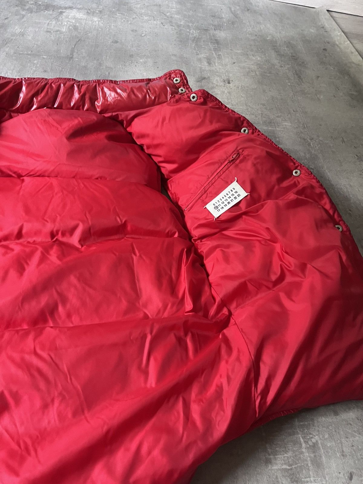 Maison Margiela Maison Margiela A/W 08 feather red puffer vest wrinkled rare Size US M / EU 48-50 / 2 - 8 Thumbnail
