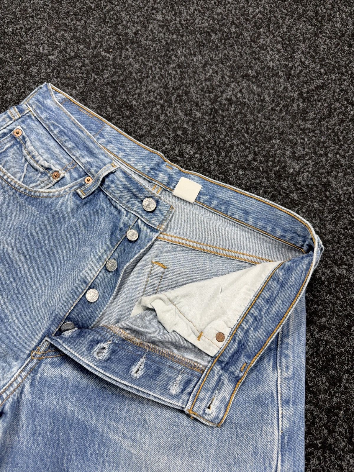 Levi's Vintage Clothing Vintage 90s Levi’s 501XX Distressed Western USA Faded Jeans Size US 32 / EU 48 - 11 Thumbnail