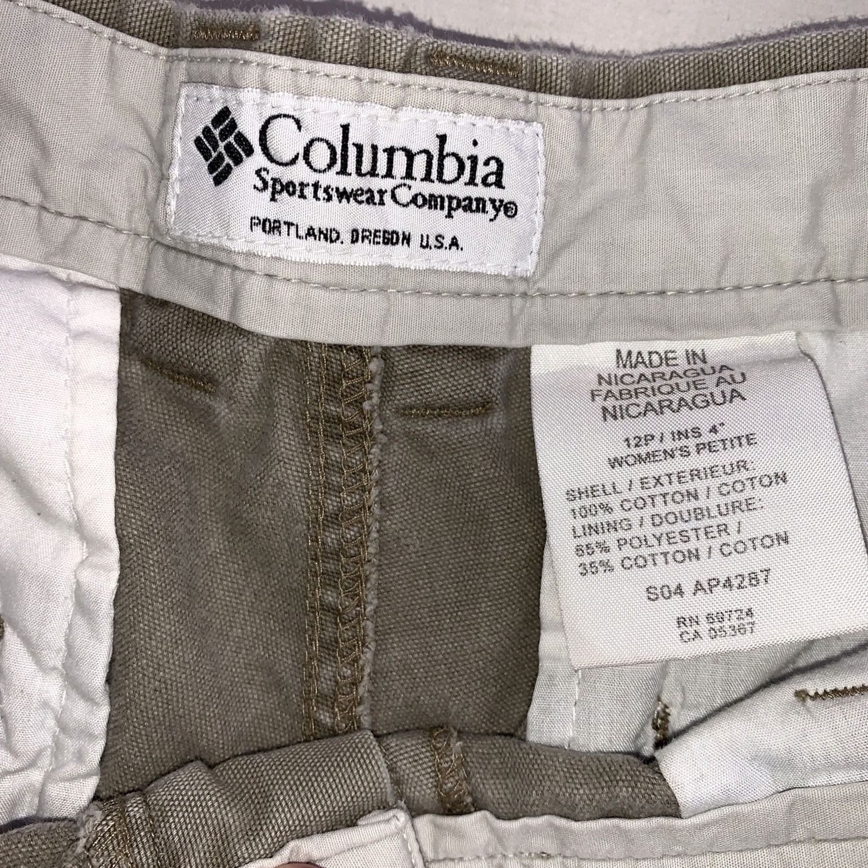 Vintage VINTAGE Columbia Khaki Shorts Womens Petites 12P-49A Shirt Shorts Womens Petites Khaki Green 90s Outdoor Mens Girls Size 34" / US 12 / IT 48 - 5 Thumbnail