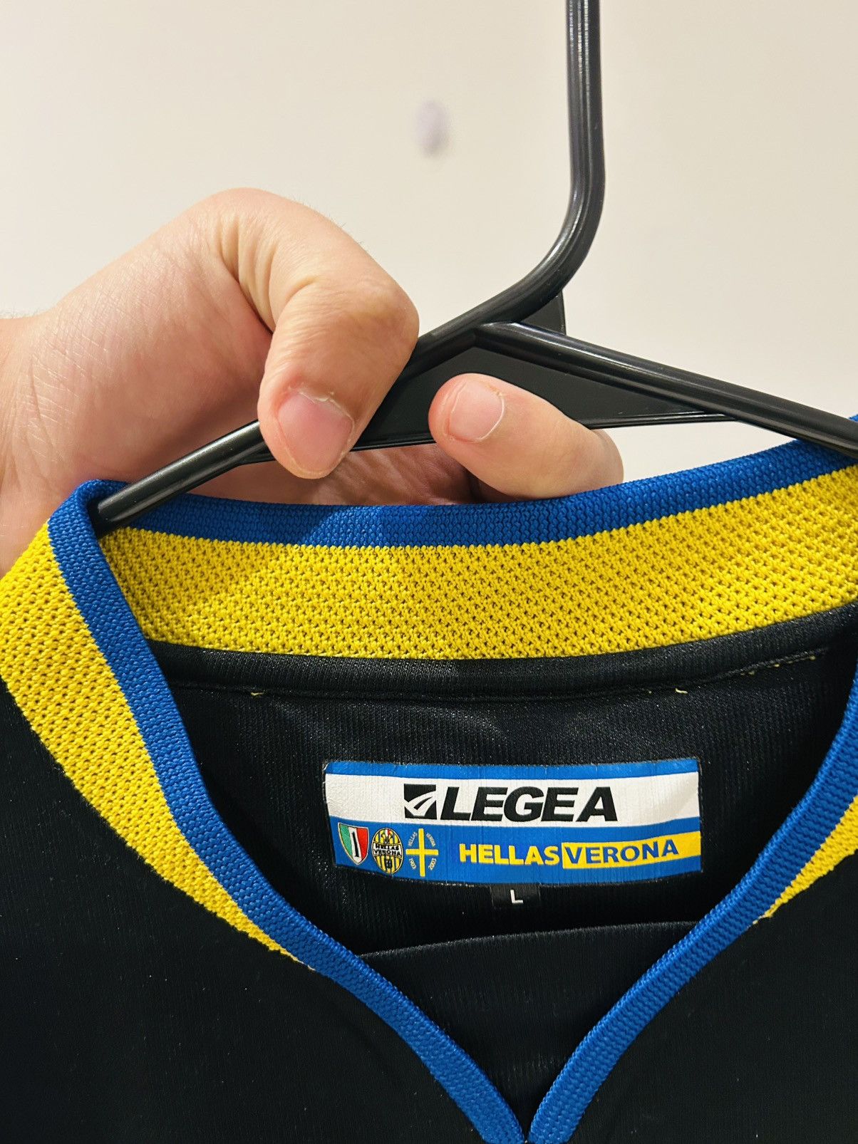 Vintage Hellas Verona 2003/04 third jersey Size US L / EU 52-54 / 3 - 3 Thumbnail