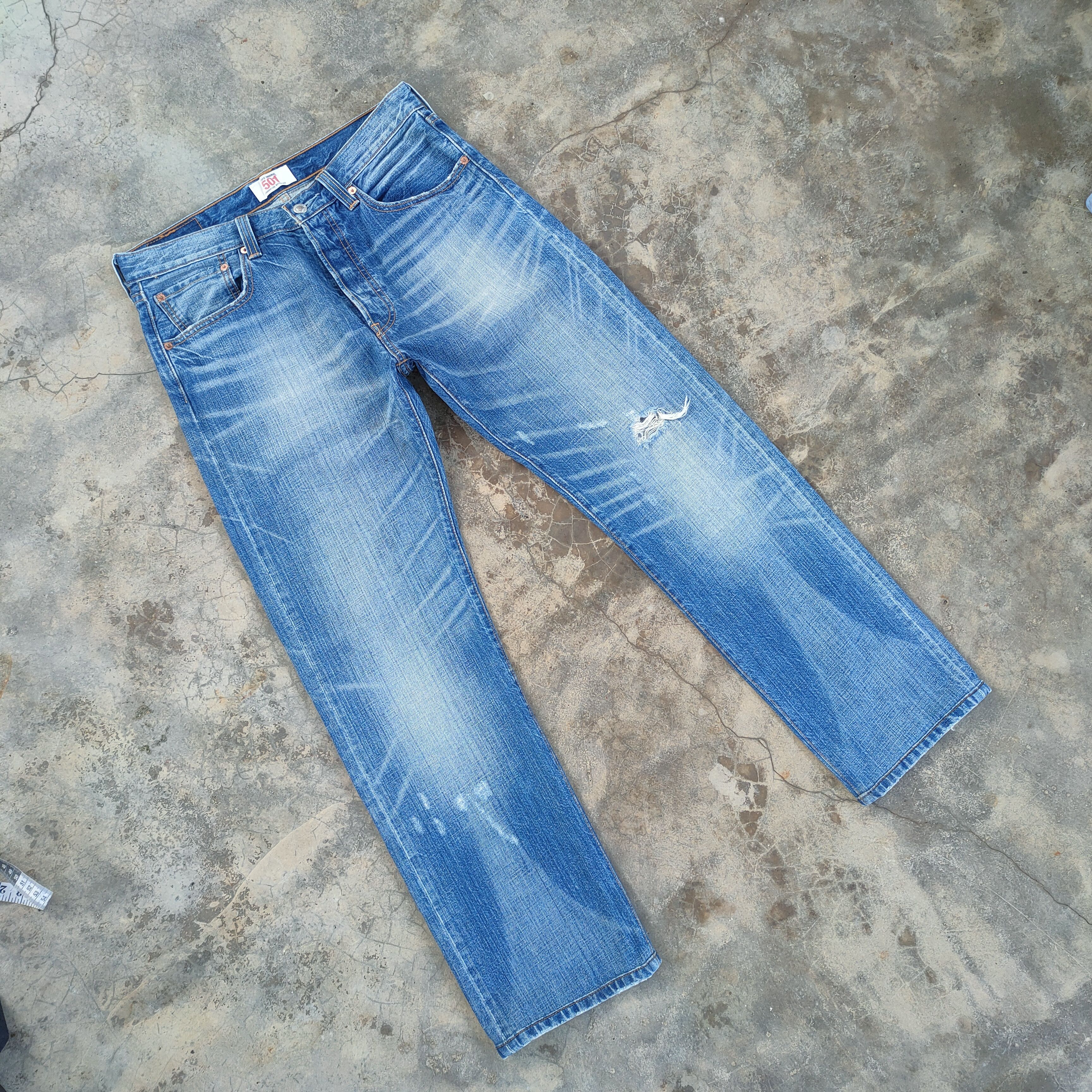Levi's VINTAGE LEVI'S 501 DISTRESSED JEANS DENIM PANTS Size US 32 / EU 48 - 1 Thumbnail