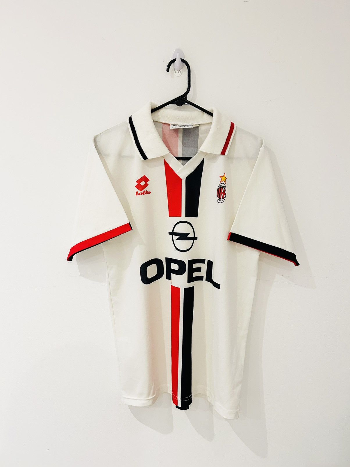 1995-1996シーズンACミランのロット（Lotto）製アウェイユニフォーム Lotto Sport × Vintage AC Milan Away 1995/1996 Original | Grailed