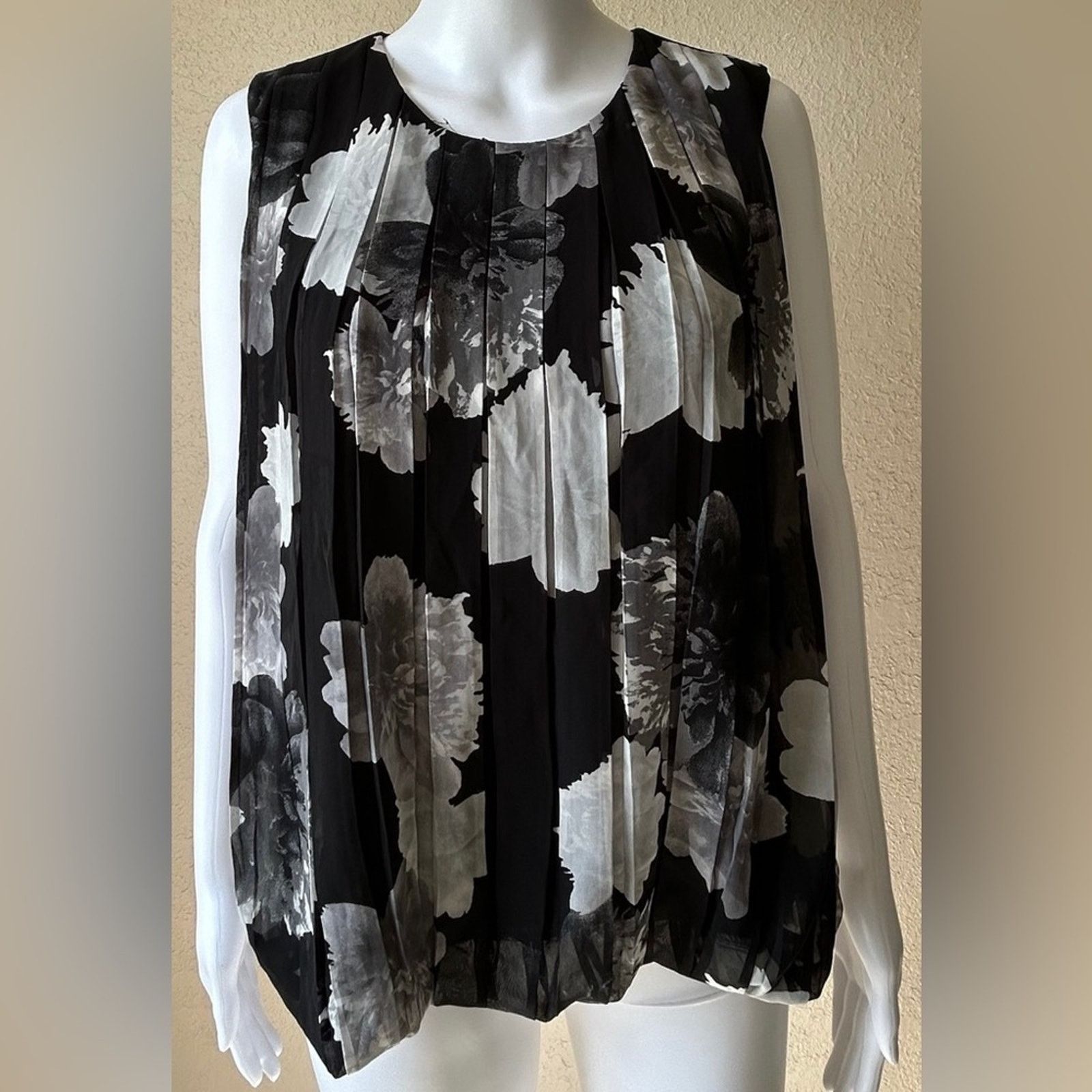 Calvin Klein Calvin Klein | Floral Sleeveless Pleated Tank Top | Medium Size M / US 6-8 / IT 42-44 - 1 Thumbnail