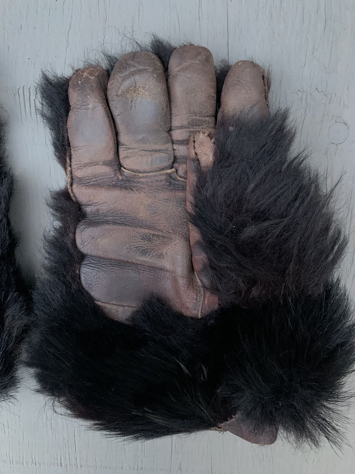 Vintage Antique Bear Fur Gloves True Vintage Bearskin Monkey Paw Mit Size ONE SIZE - 8 Thumbnail