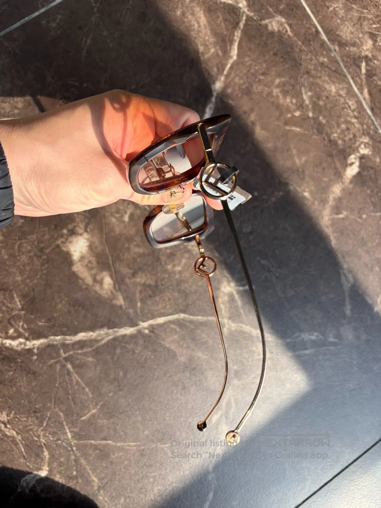 Fendi Fendi Classic FF Logo Sunglasses. Size ONE SIZE - 4 Thumbnail