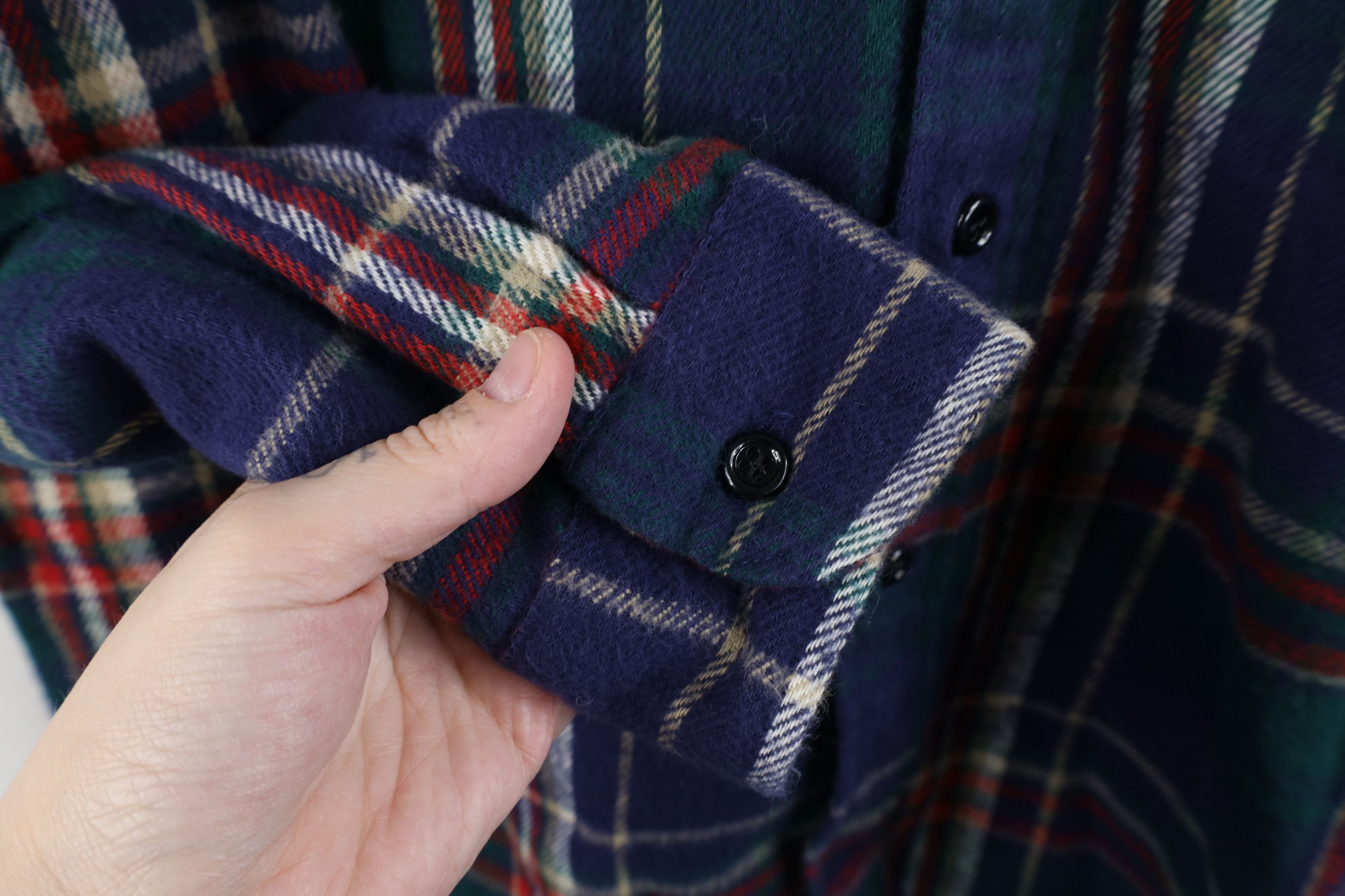Vintage Vintage 90s OshKosh B'Gosh Heavyweight Flannel Button Shirt Size US M / EU 48-50 / 2 - 4 Thumbnail