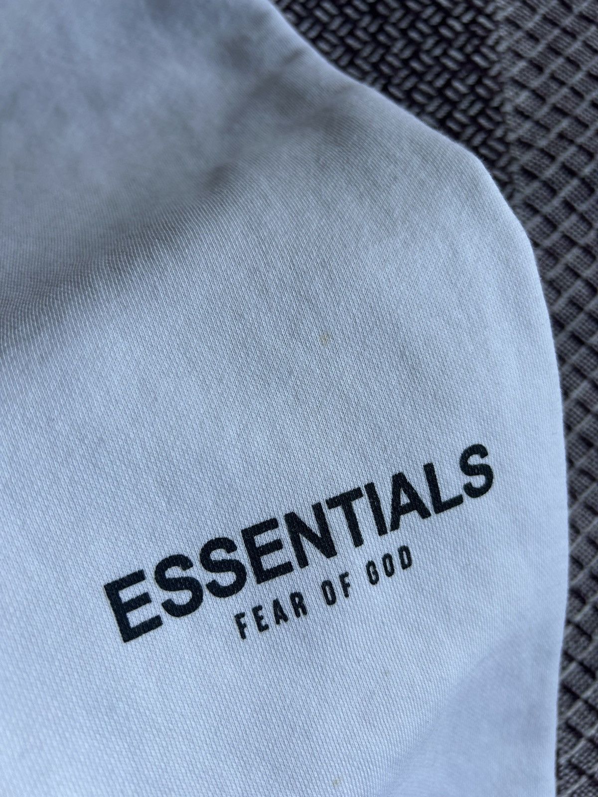 Essentials × Fear of God Fear Of God Essentials White Sweatpants Women Size 26" / US 2 / IT 38 - 14 Thumbnail