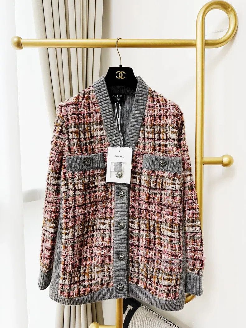 Chanel Chanel 23K gray pink brown mixed colour knitted cardigan c Size XXS / US 00 / IT 34 - 1 Thumbnail