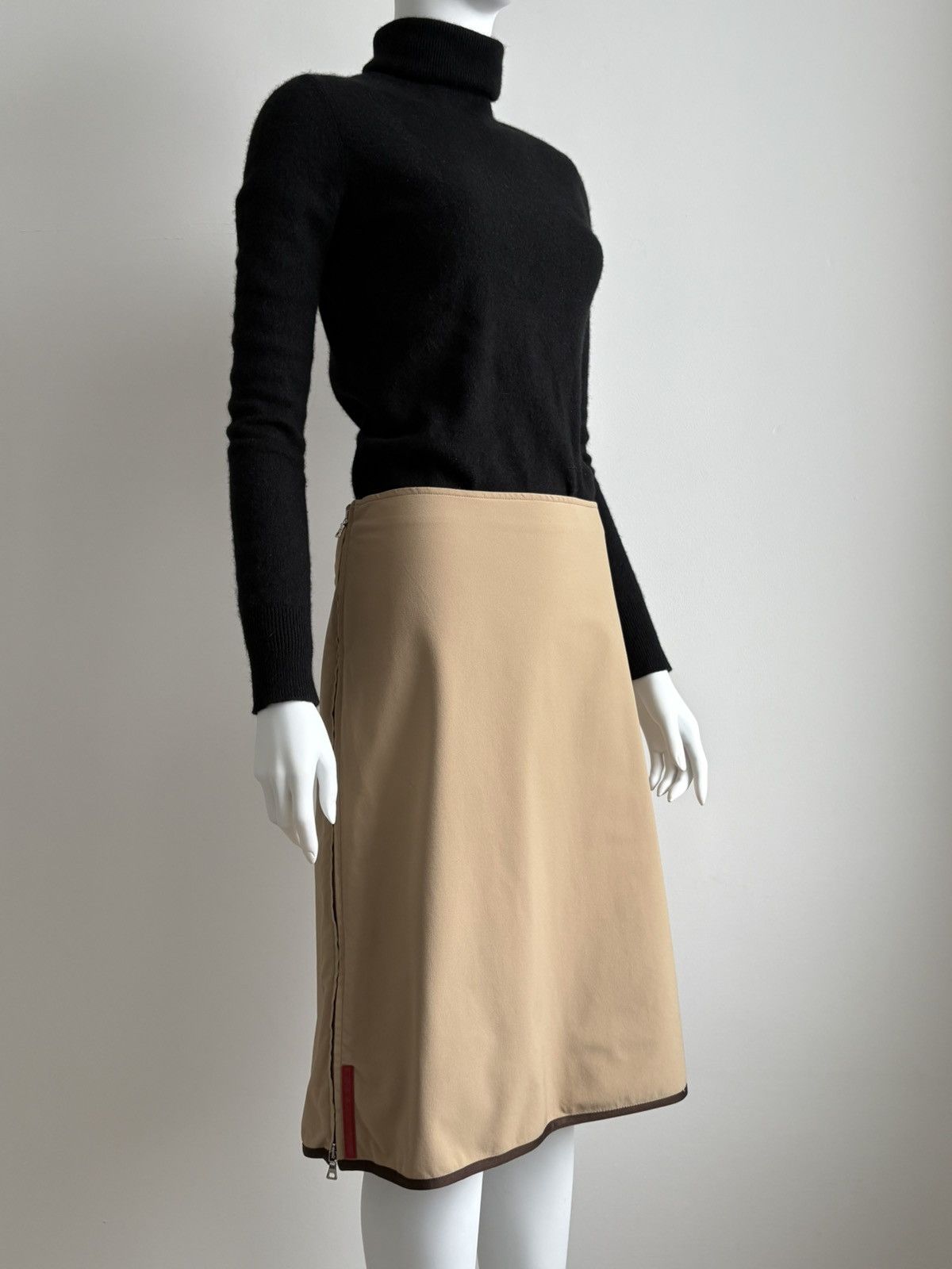 Prada 00s Prada Sport Two Slit Zip Skirt Beige Nylon Red Tab 46 XL Size 32" / US 10 / IT 46 - 3 Thumbnail