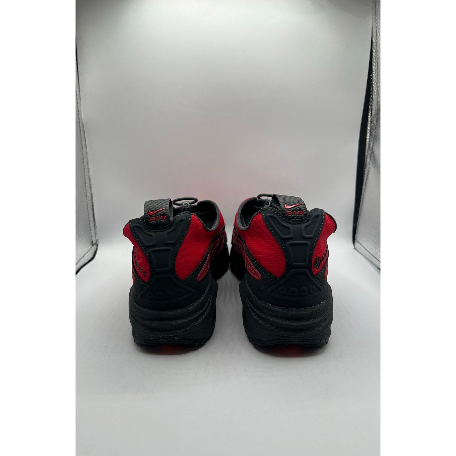 Nike Nike Air Sunder Max Wmns GORE-TEX “Hyper Crimson” size 7w Size US 7 / IT 37 - 4 Thumbnail