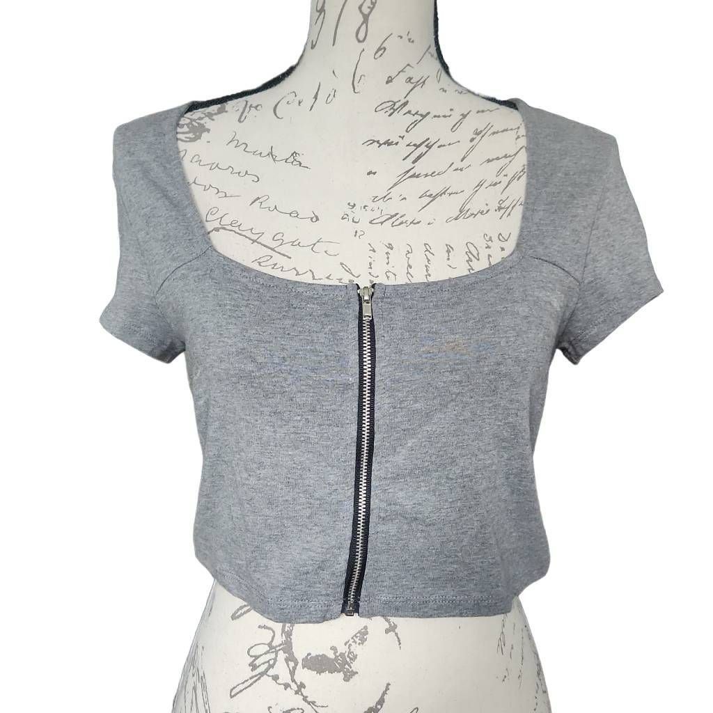 Forever 21 Forever 21 Women's Size Large Gray Black Zip Down Crop Top Size L / US 10 / IT 46 - 1 Thumbnail