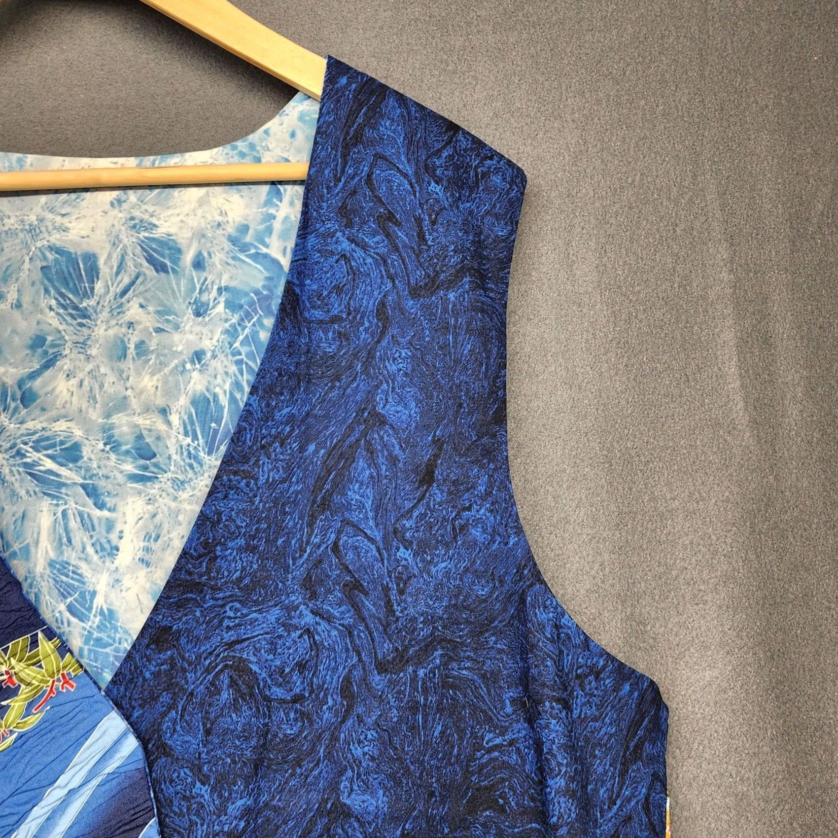 Vintage Koi Fish Waves Vest Mens XL Blue Japanese Print Open Front Lined Bamboo Handmade Size US XL / EU 56 / 4 - 6 Thumbnail
