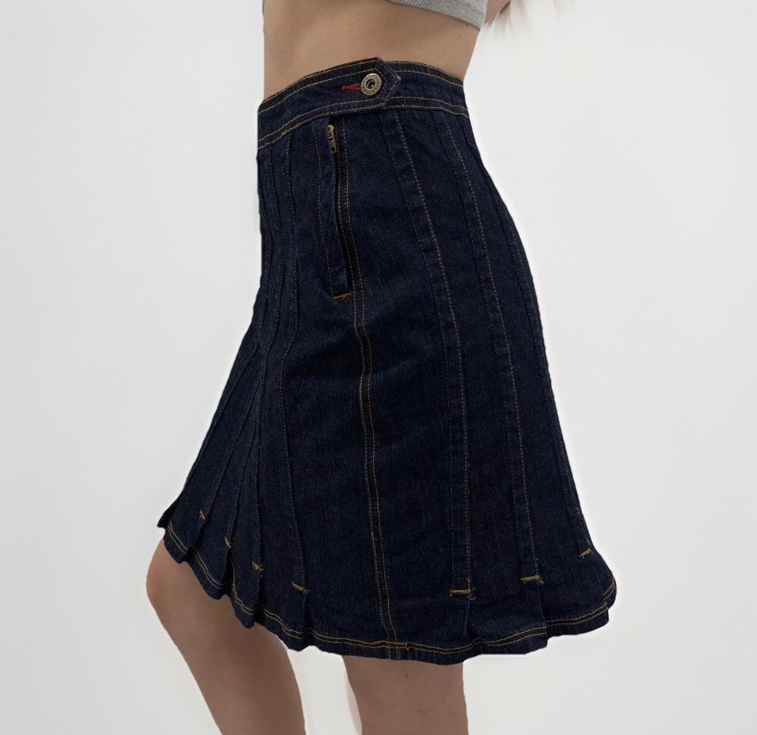 Tommy Hilfiger Vintage Tommy Hilfiger Denim Skirt Pleated Y2K 2000’s Size 2 Size 27" / US 4 / IT 40 - 1 Thumbnail