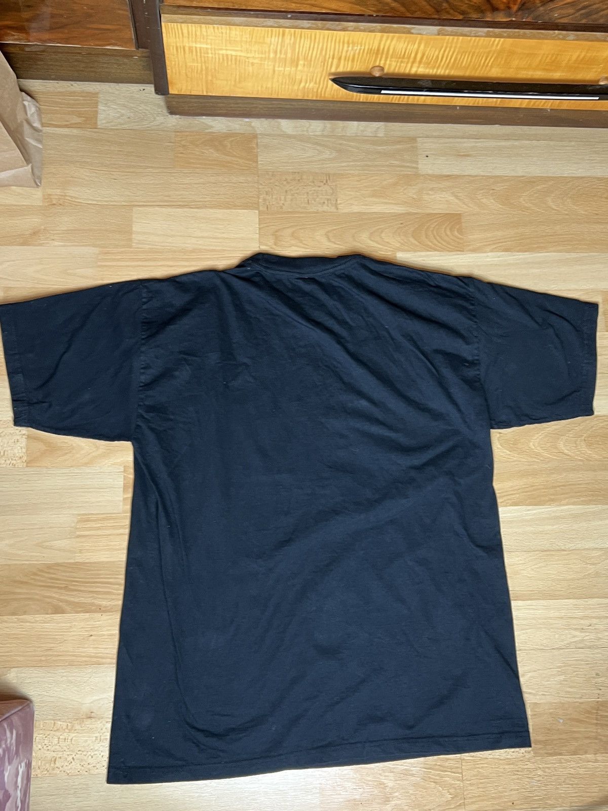 Merc × Vintage Selling a very old T-shirt, most likely 1980s merch, Size US XL / EU 56 / 4 - 2 Thumbnail