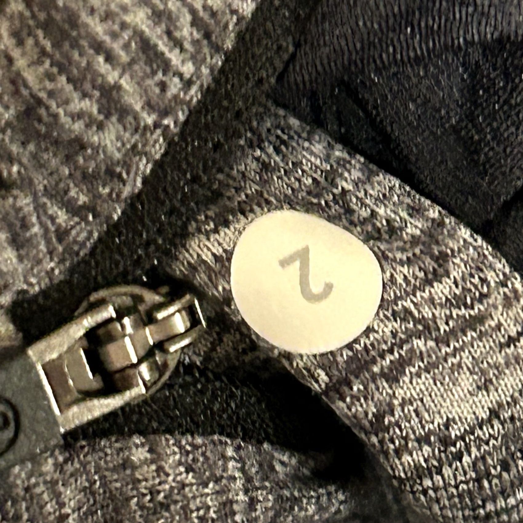 Lululemon Lululemon Think Fast Hoodie Pullover Long Sleeve Women’s 2 Gray Solid Logo Athletic Run & Jogging City Apparel Athleisure Pullover Womens Size 2 Size XS / US 0-2 / IT 36-38 - 6 Thumbnail