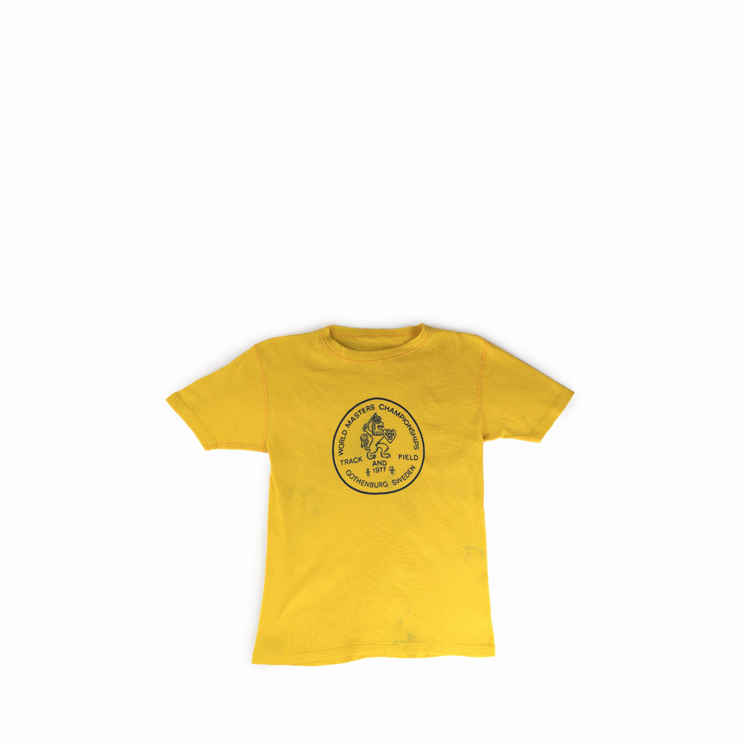 Vintage Vintage 1970's Sweeden Crest Tee Shirt Size US L / EU 52-54 / 3 - 1 Thumbnail