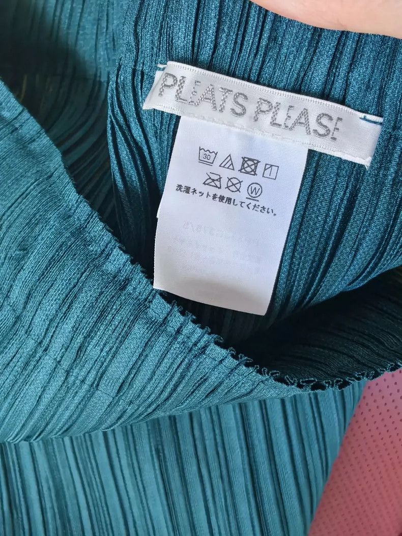 Issey Miyake Issey Miyake size:5 Dark green pleated skirt Size 23" - 3 Thumbnail