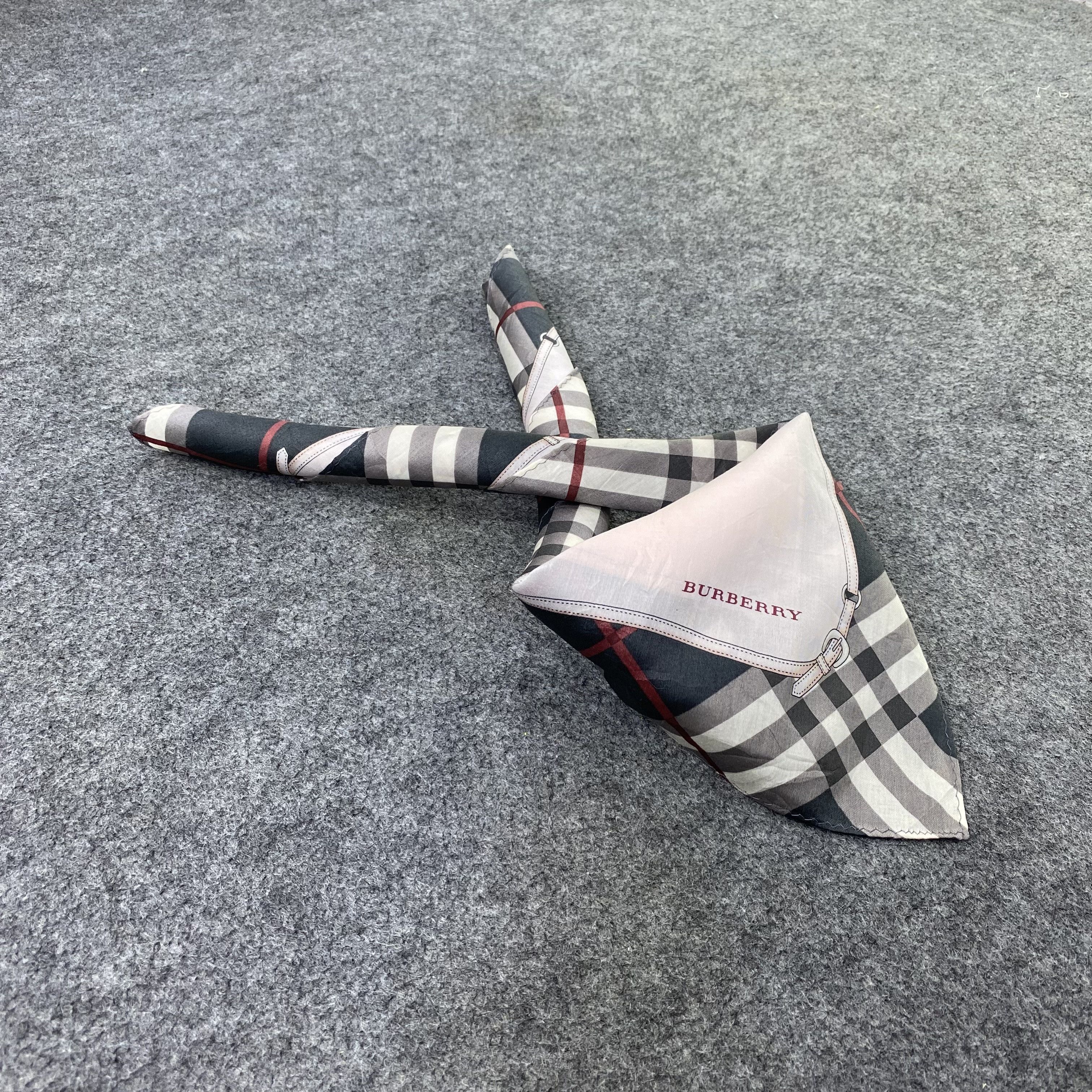Burberry Burberry Handkerchief / Bandana / Neckerchief-B2292 Size ONE SIZE - 1 Thumbnail