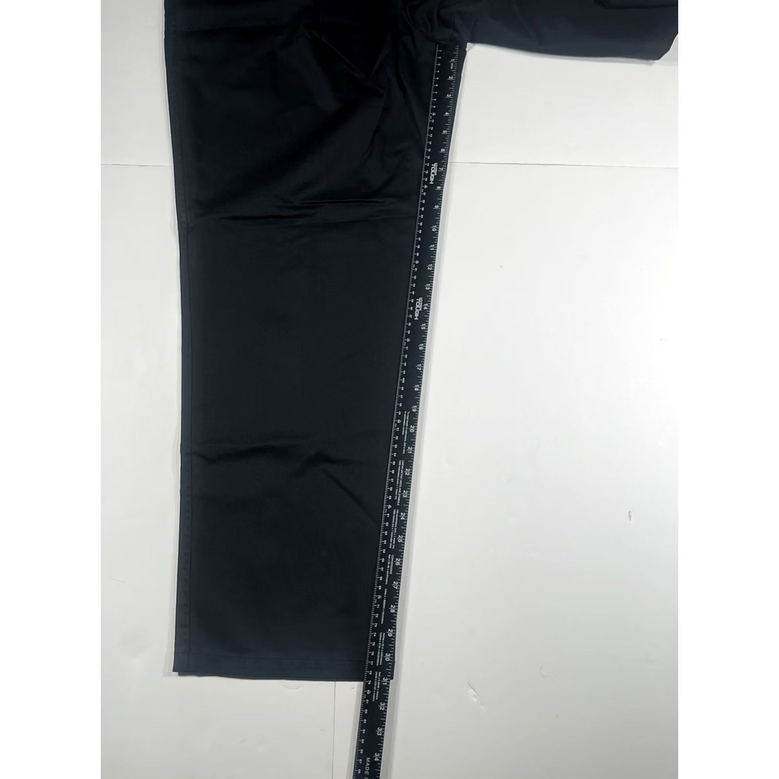 Dockers Dockers Pants Mens Size 40Wx32L Black Pleated Relaxed Fit Flat Front Khaki Chino Size US 40 / EU 56 - 4 Thumbnail