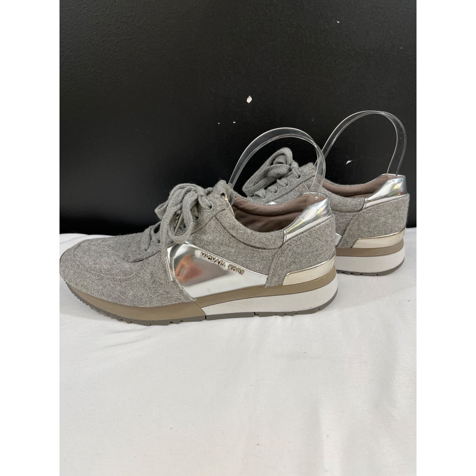 Michael Kors Michael Kors Women's Grey Casual Sneakers Size 7M SKU 6079 Size US 7 / IT 37 - 5 Thumbnail