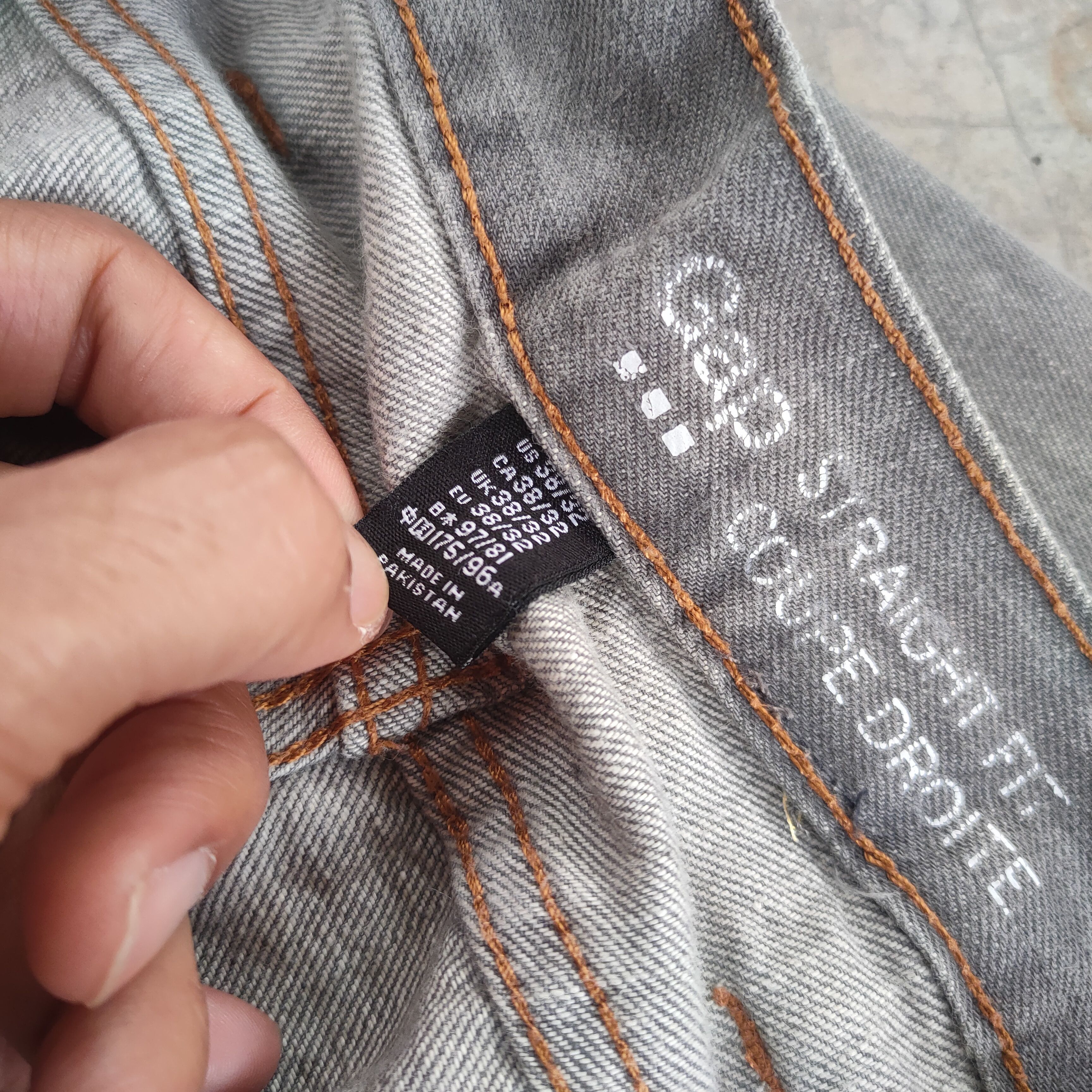 Japanese Brand × Vintage W39 VINTAGE JAPANESE FADED DISTRESSED JEAN PANTS Size US 39 - 11 Thumbnail
