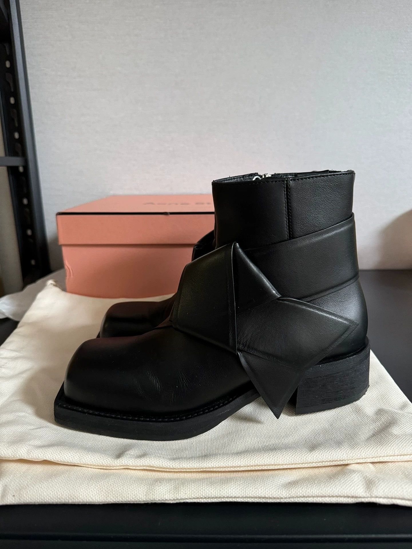Acne Studios Acne Studios Black Small Square Toe Bow Zipper Boot Size US 6.5 / IT 36.5 - 1 Thumbnail