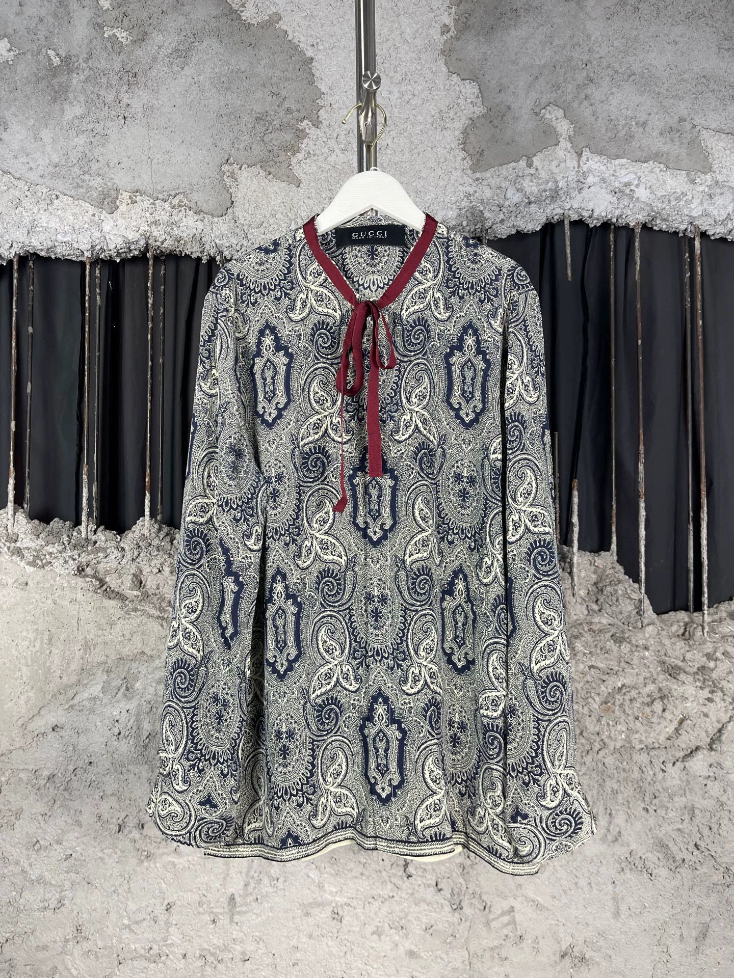 Gucci Gucci Crewneck Shirt 52 99 New Size M / US 6-8 / IT 42-44 - 1 Thumbnail