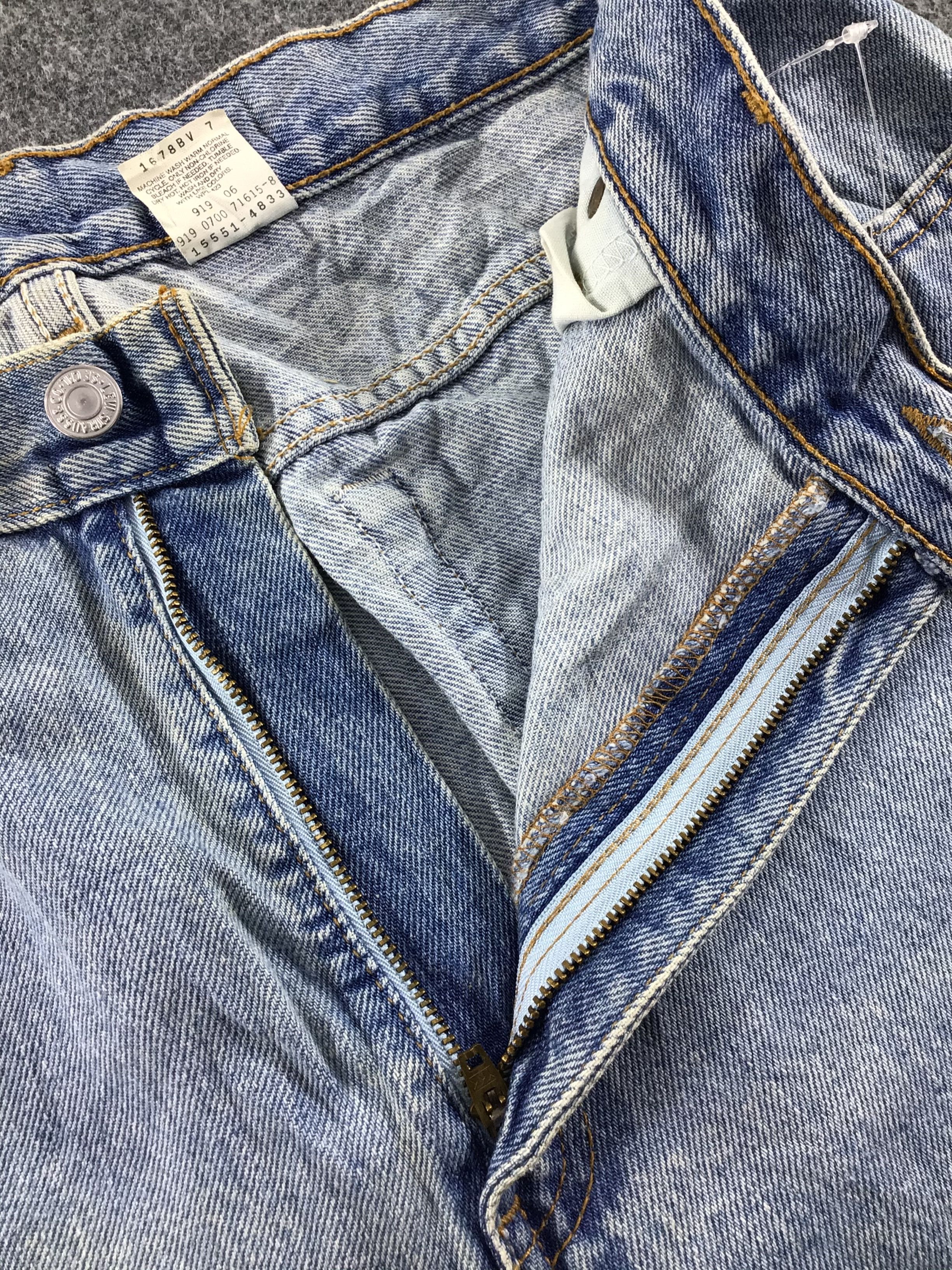 Levi's Vintage Levis 550 Jeans Medium Wash Denim -J551 Size US 32 / EU 48 - 7 Thumbnail