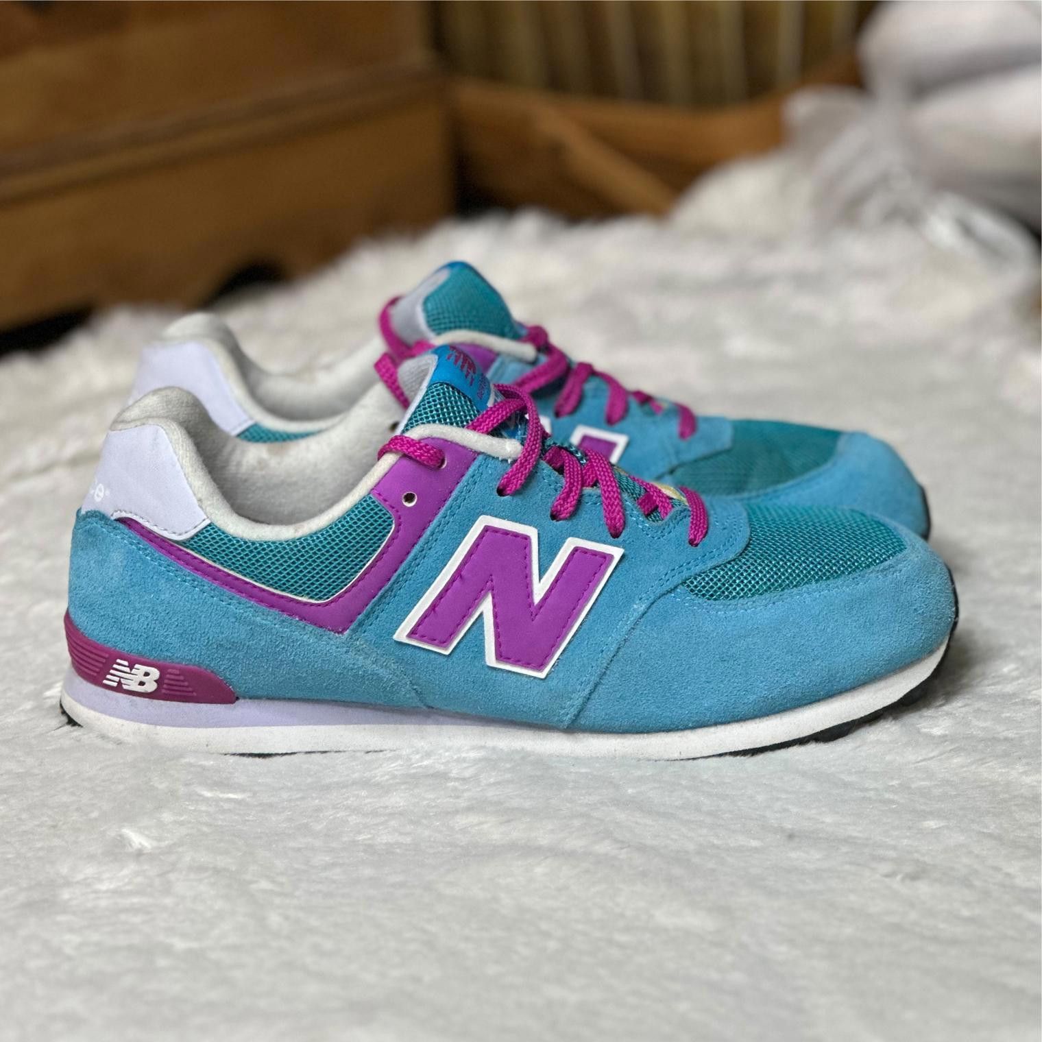 New Balance New Balance 574 V1 Blue Lace Up Sneakers Women’s 7 Athletic Size US 7 / IT 37 - 1 Thumbnail