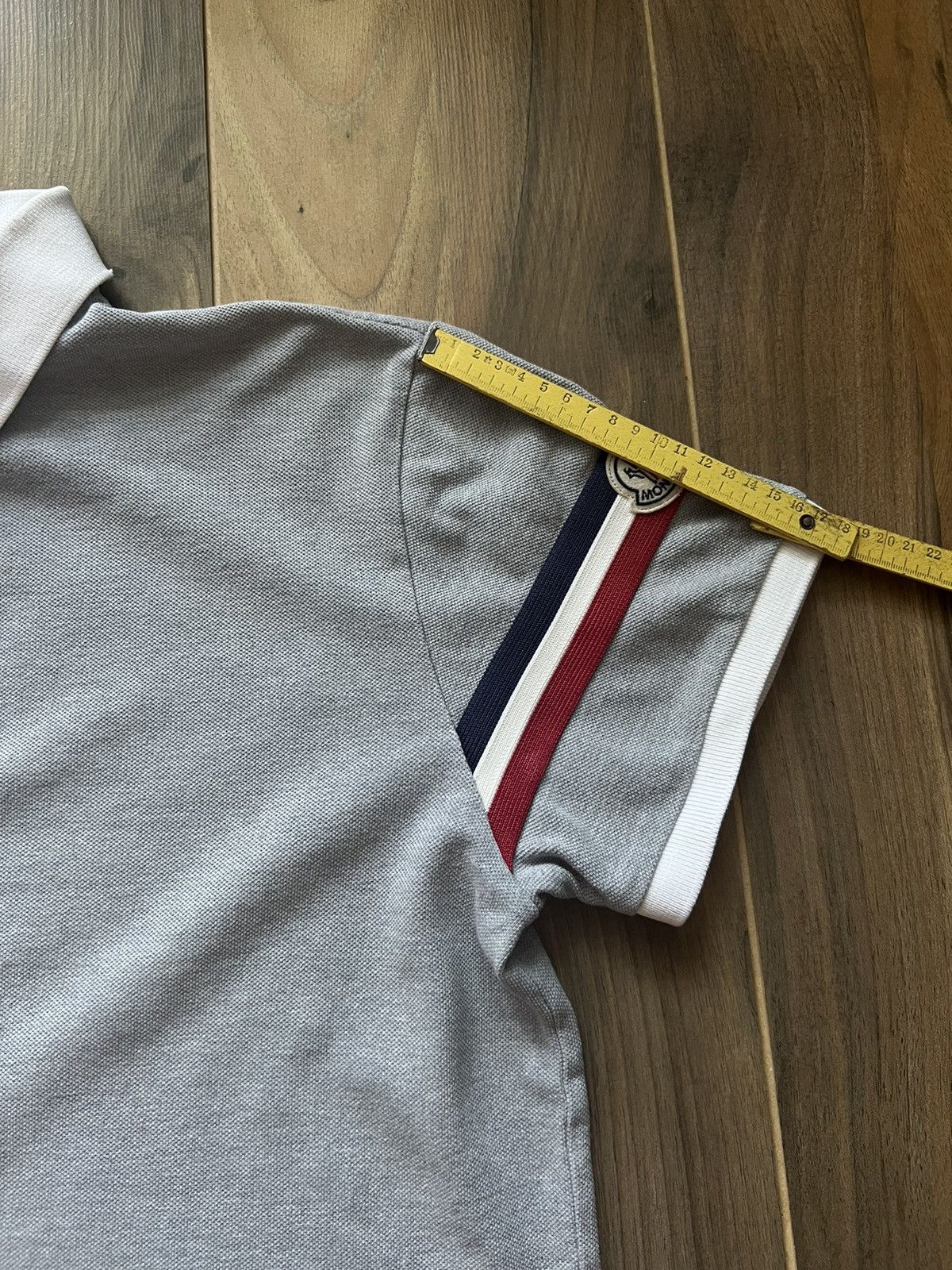 Moncler Moncler Polo T Shirt Logo Vintage Size US L / EU 52-54 / 3 - 12 Thumbnail