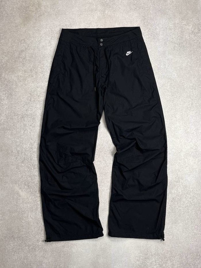 Nike × Vintage VINTAGE NIKE SWOOSH BAGGY NYLON TRACKPANTS Y2K M Size US 32 / EU 48 - 1 Thumbnail