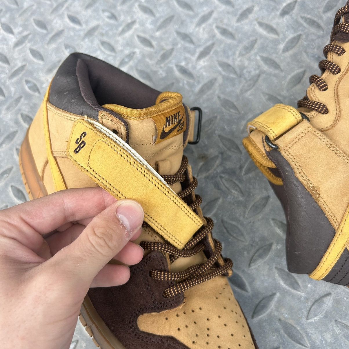 Nike Nike SB Dunk Mid Wheat Bronze 2006 Size US 8.5 / EU 41-42 - 9 Thumbnail