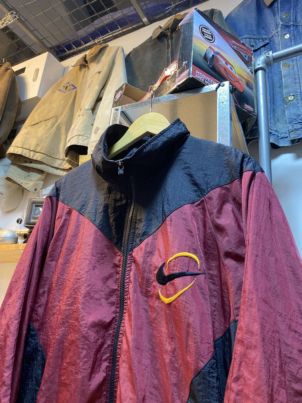 Nike Vintage Nike Swoosh Windbreaker Jacket Size US L / EU 52-54 / 3 - 2 Thumbnail