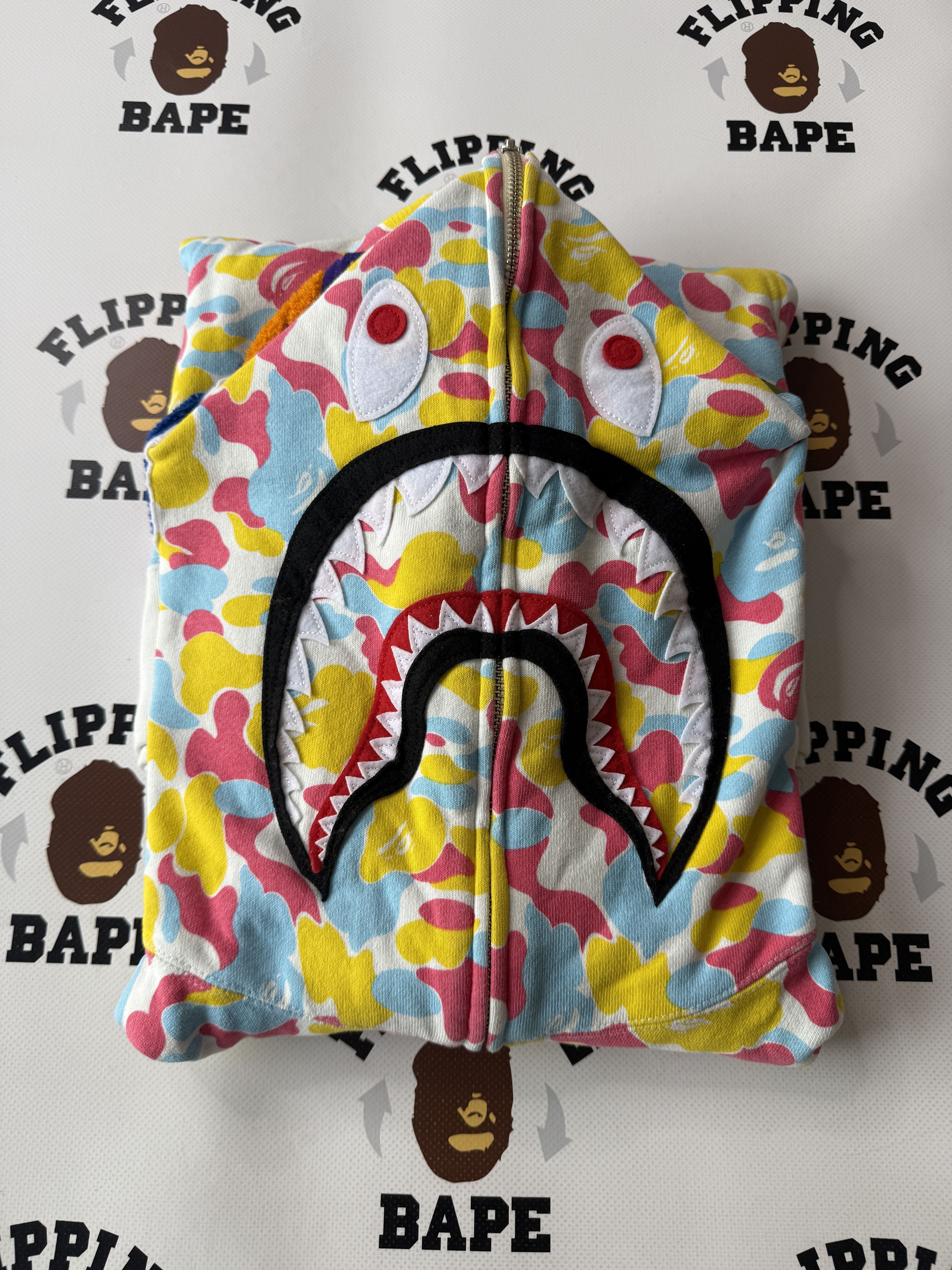 Bape BAPE STORE SANYA SEPARATE SHARK FULL ZIP HOODIE Size US L / EU 52-54 / 3 - 17 Thumbnail