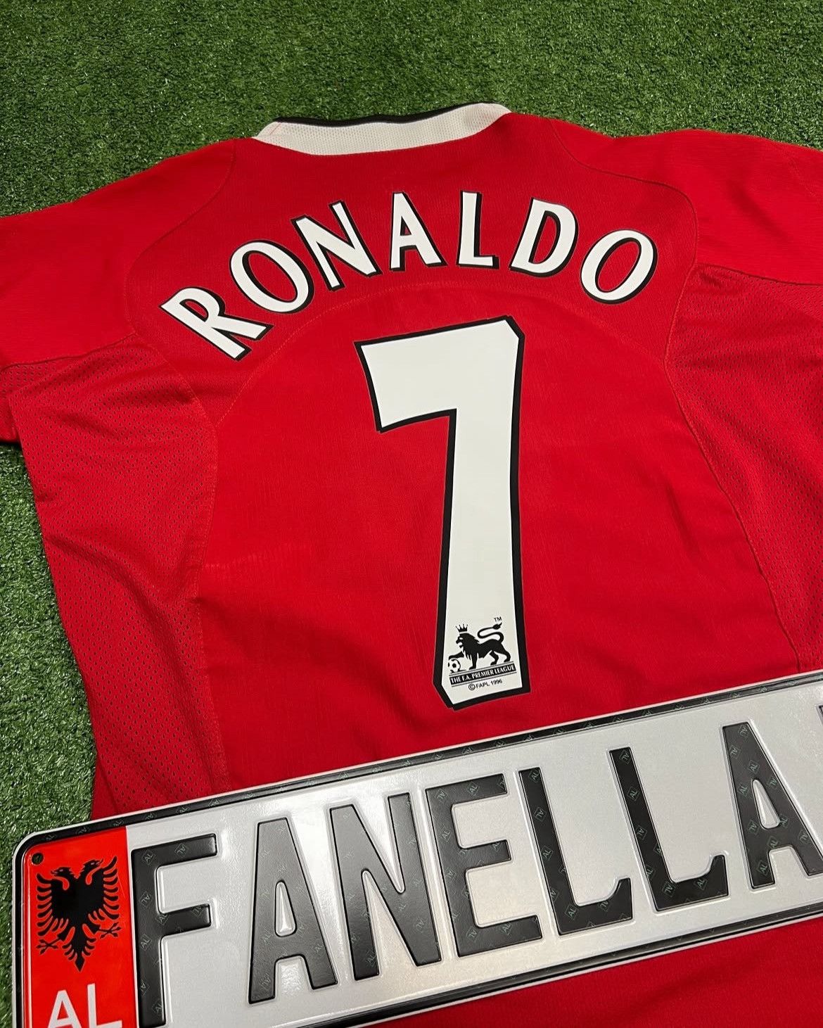 Nike Cristiano Ronaldo Manchester United Home kit Size US S / EU 44-46 / 1 - 6 Thumbnail
