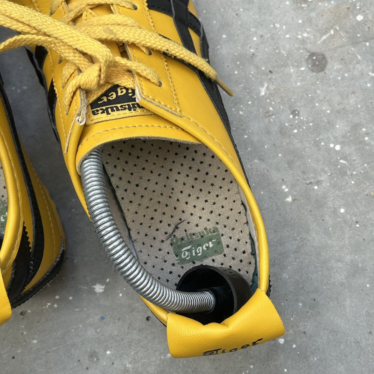 Asics ASICS Onitsuka Tiger Kill Bill icon yellow vintage sneakers Size US 11 / EU 44 - 9 Thumbnail