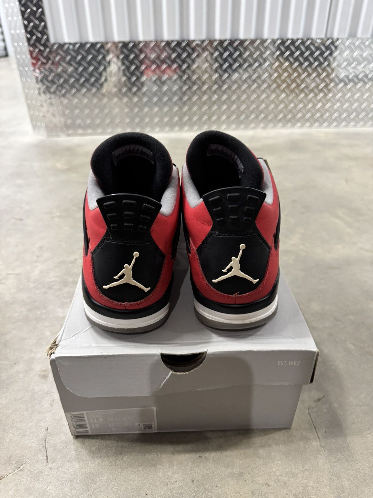 Jordan Brand Jordan 4 Retro Toro Bravo 2013 Size 10.5 Size US 10.5 / EU 43-44 - 5 Thumbnail