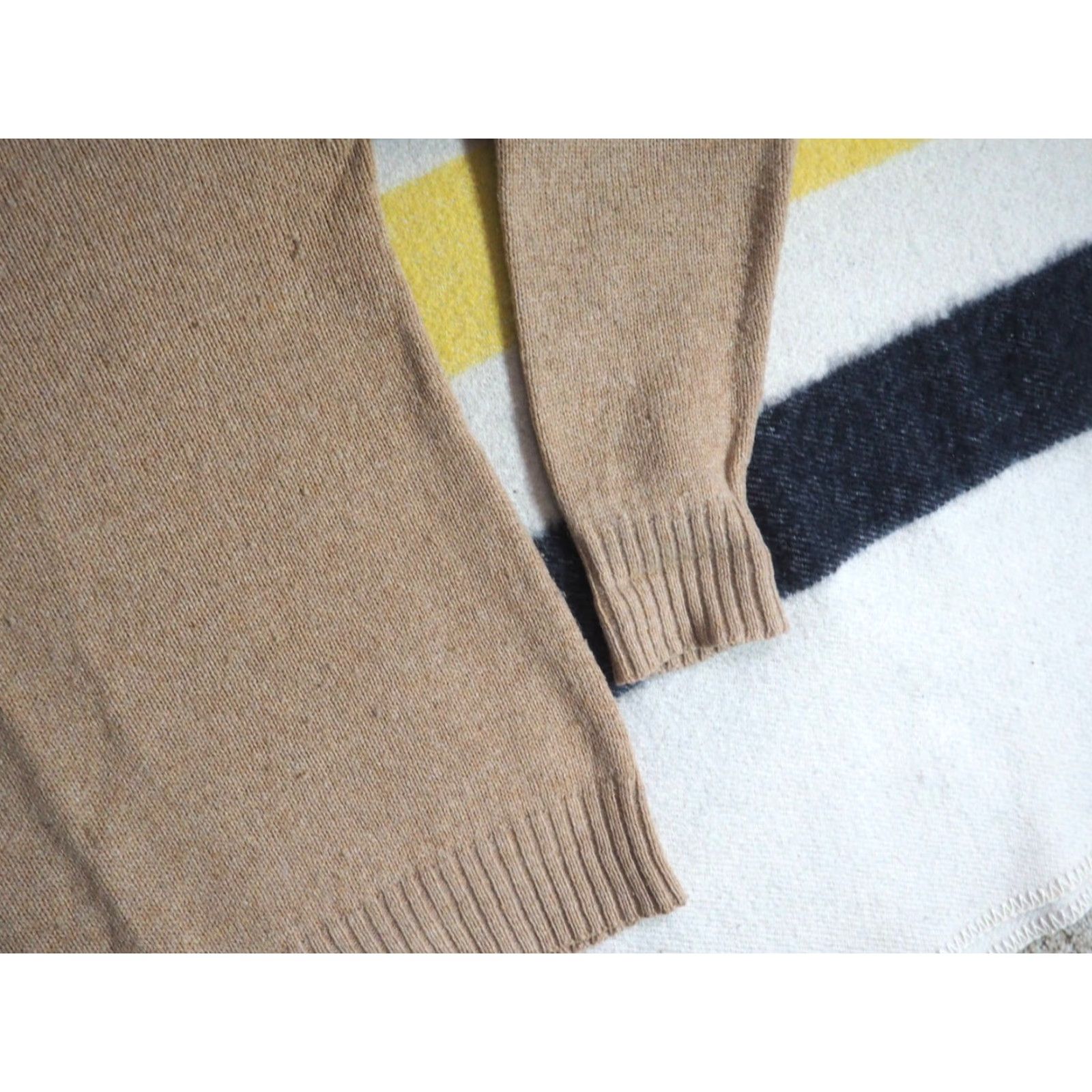 Vintage VTG 70s 80s Robert Bruce Tan Wool V Neck Ivy Prep Pullover Sweater Mens L Brown Size US L / EU 52-54 / 3 - 5 Thumbnail